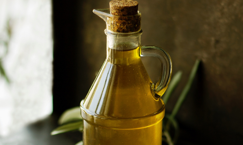 How to Remove Oil Stains From Clothes